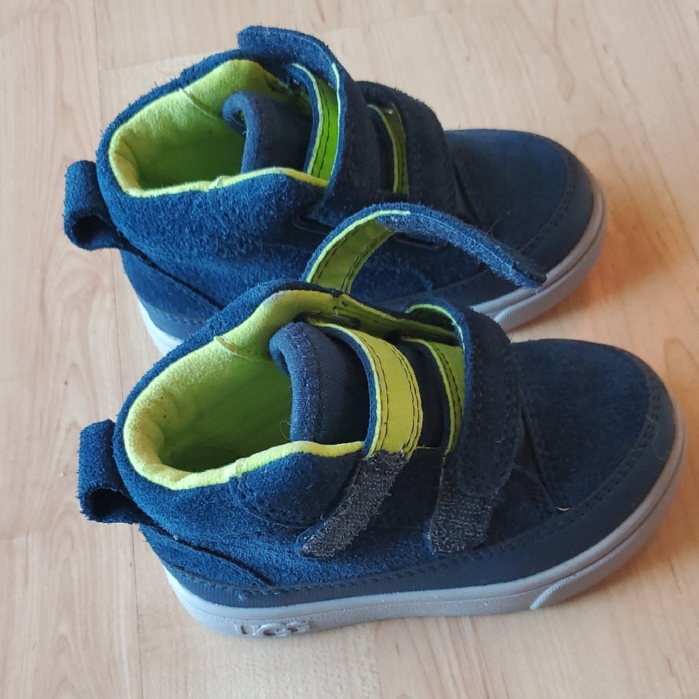 UGG Kids Navy and Lime Waterproof Winter Shoes Toddler 6